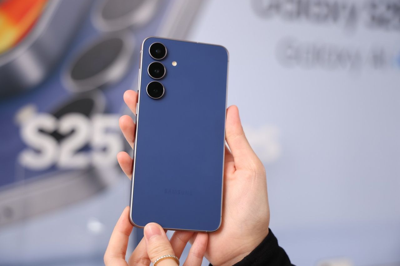 Galaxy S25 FE มาพร้อมกล้องหลัง 3 ตัว