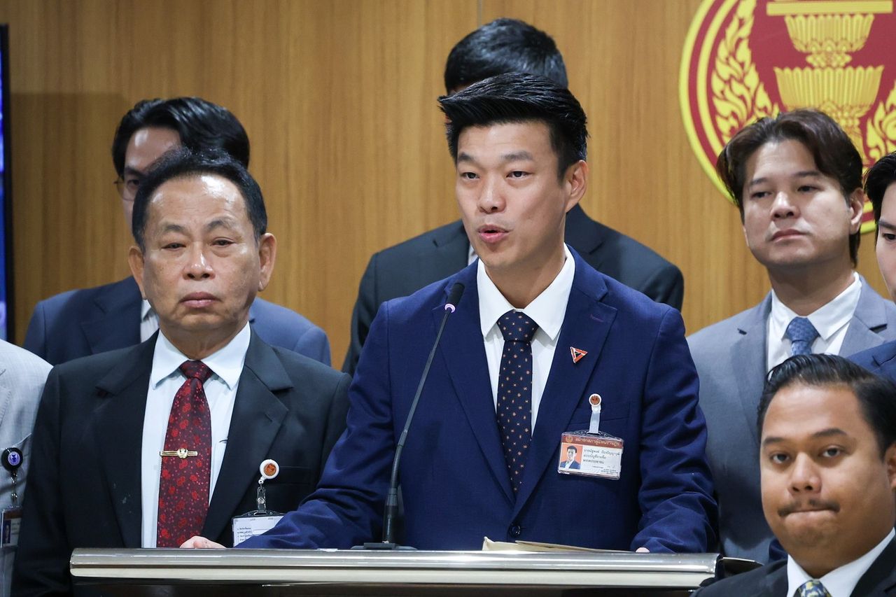 ณัฐพงษ์ เรืองปัญญาวุฒิ หัวหน้าพรรคประชาชน