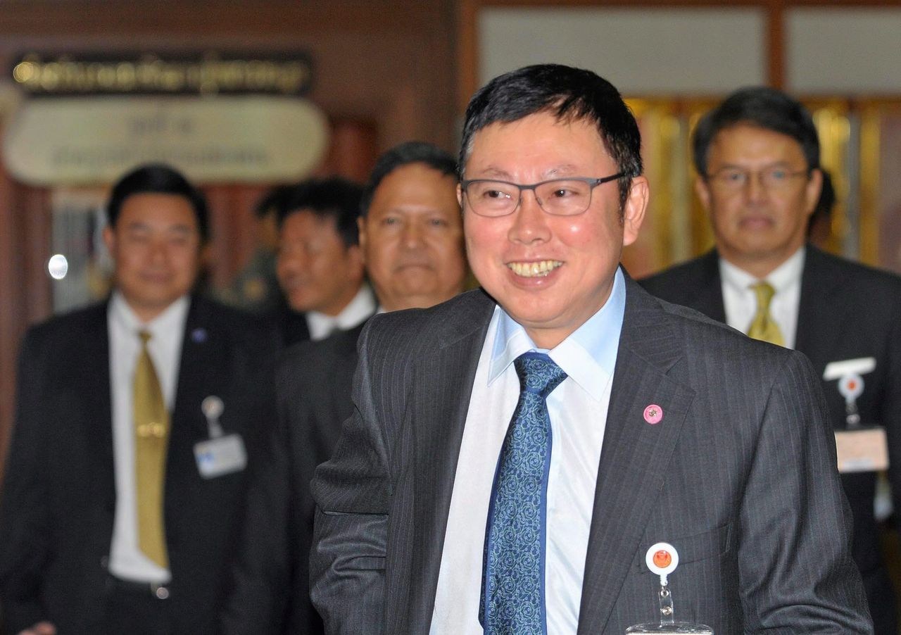 นายบวรศักดิ์ อุวรรณโณ รองนายกฯ ฝ่ายกฎหมาย