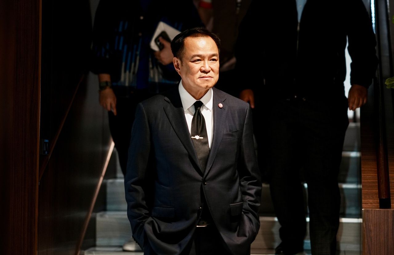 อนุทิน ชาญวีรกูล นายกรัฐมนตรี และหัวหน้าพรรคภูมิใจไทย