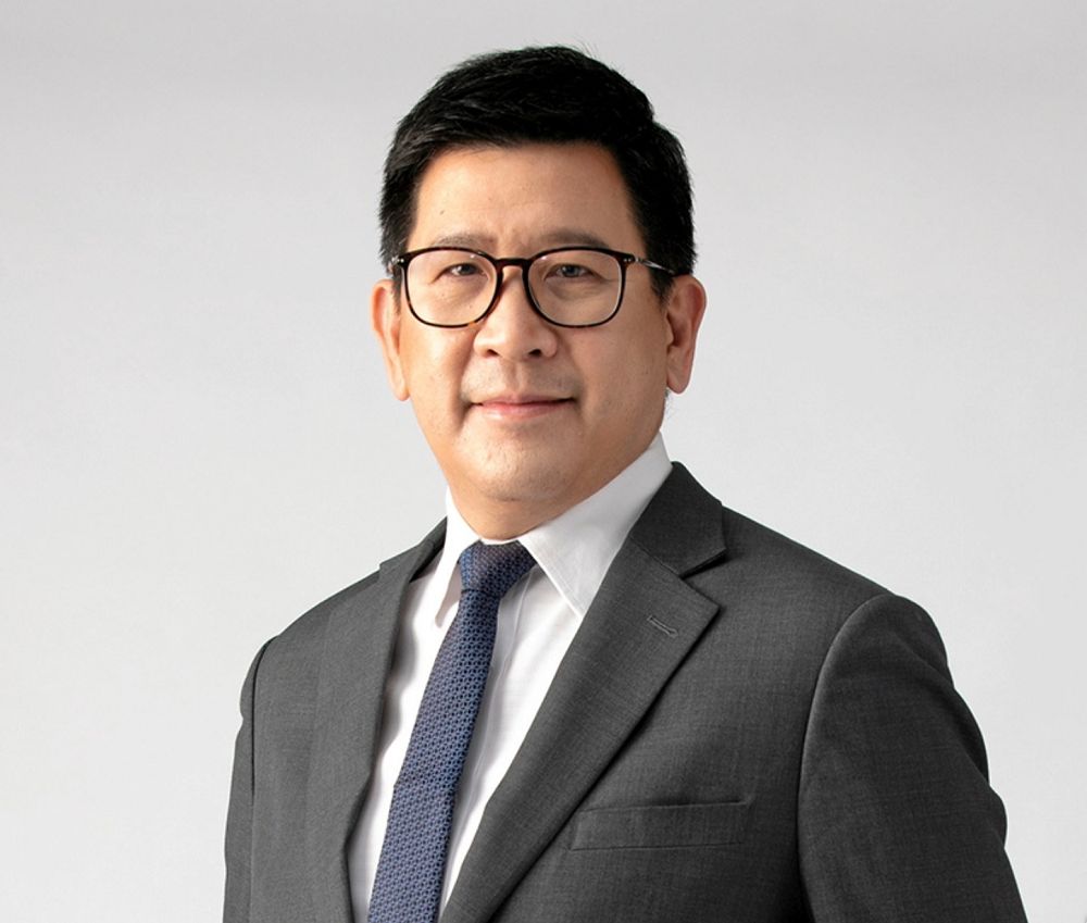 เอกนิติ นิติทัณฑ์ประภาศ ถูกจับวางให้นั่งเก้าอี้รัฐมนตรีว่าการกระทรวงการคลัง 