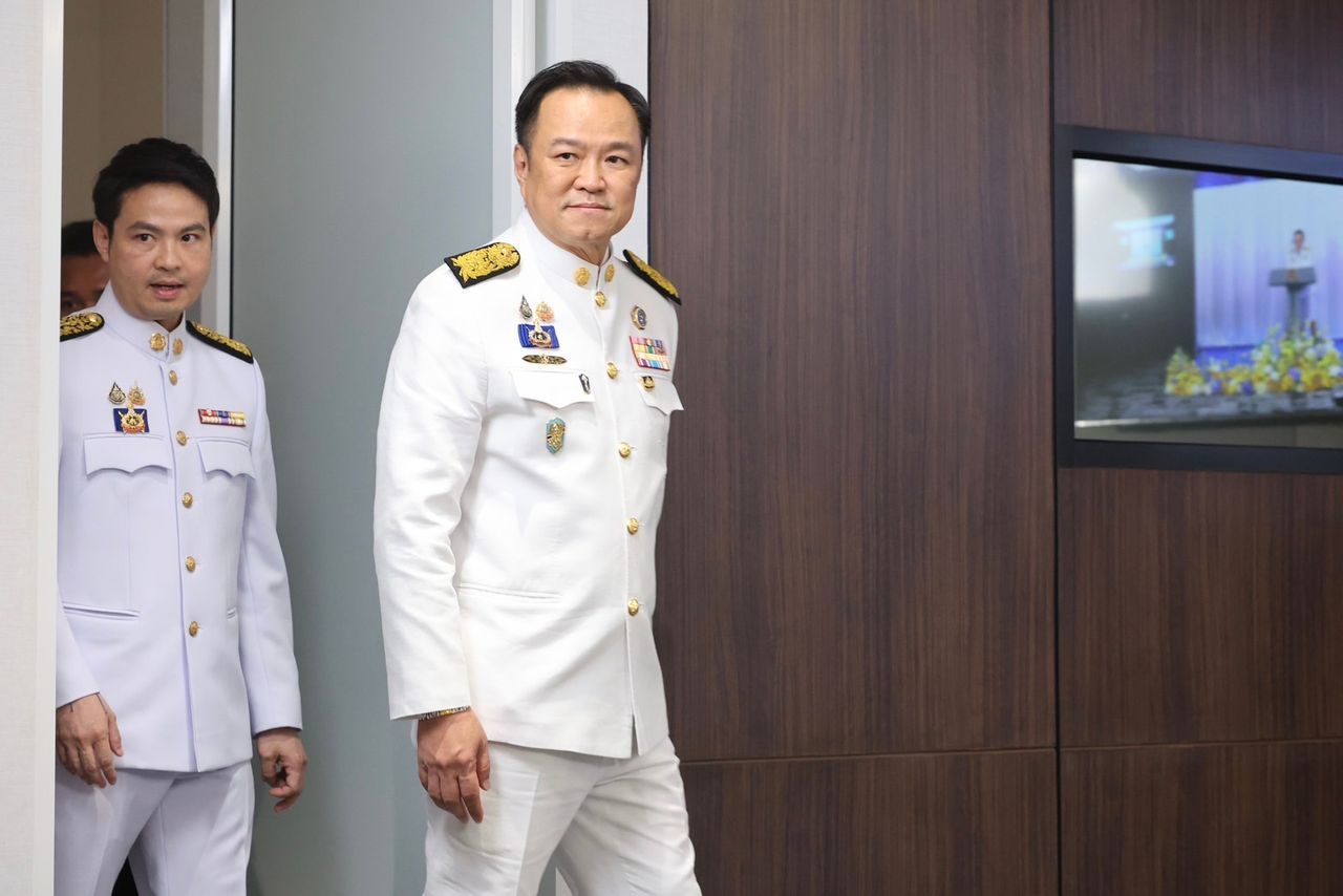 อนุทิน ชาญวีรกูล นายกรัฐมนตรีคนที่ 32 ของไทย