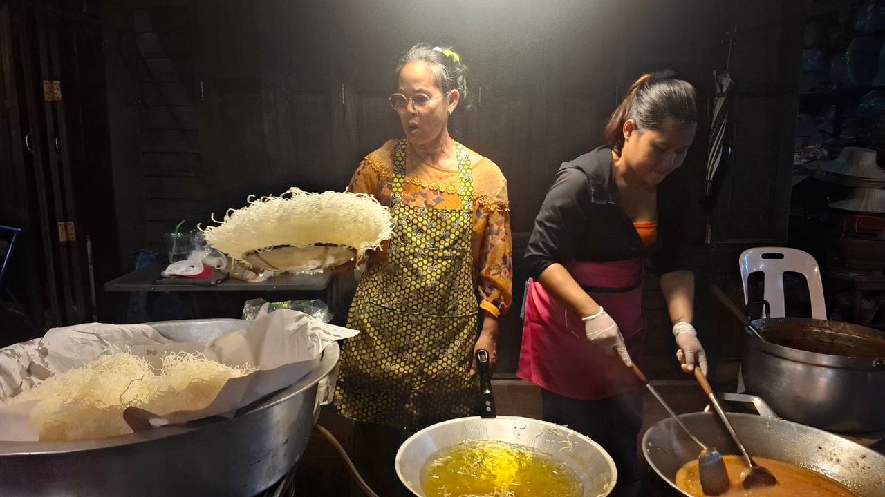 หมี่กรอบส้มซ่า การต่อยอดผลผลิตเกษตรท้องถิ่น