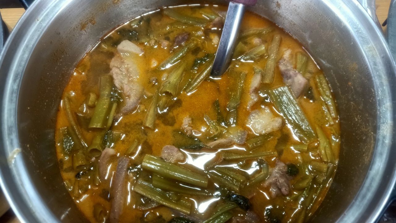 หม้อแกงกว่า 30 หม้อ ทำสดใหม่ ทุกวัน