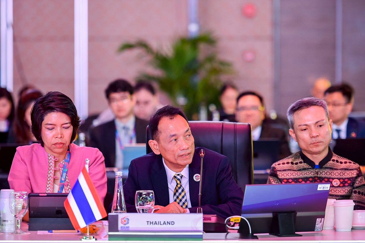 นายเอกฉัตร ศีตวรรัตน์ รองปลัดกระทรวงพาณิชย์