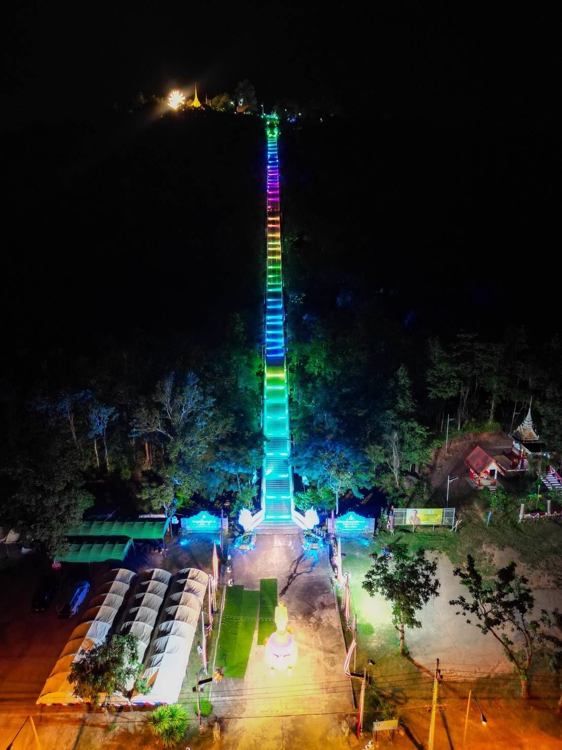 บันไดสวรรค์ 654 ขั้น 