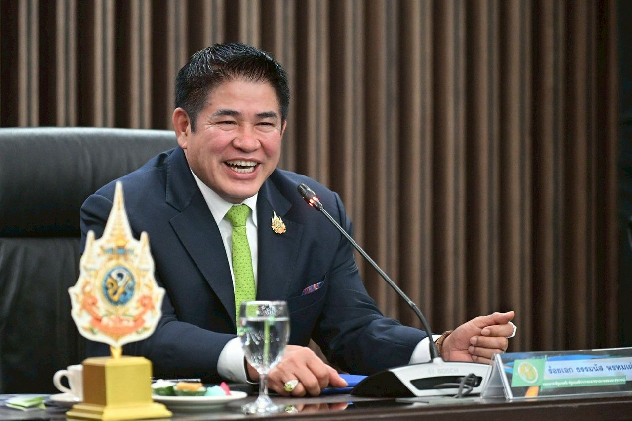 ร.อ.ธรรมนัส พรหมเผ่า รองนายกรัฐมนตรีและรัฐมนตรีว่าการกระทรวงเกษตรและสหกรณ์