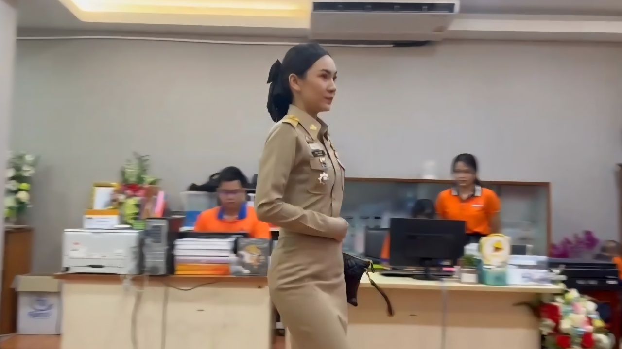ผู้กองแคท รายงานตัวกับผู้ว่าราชการจังหวัด
