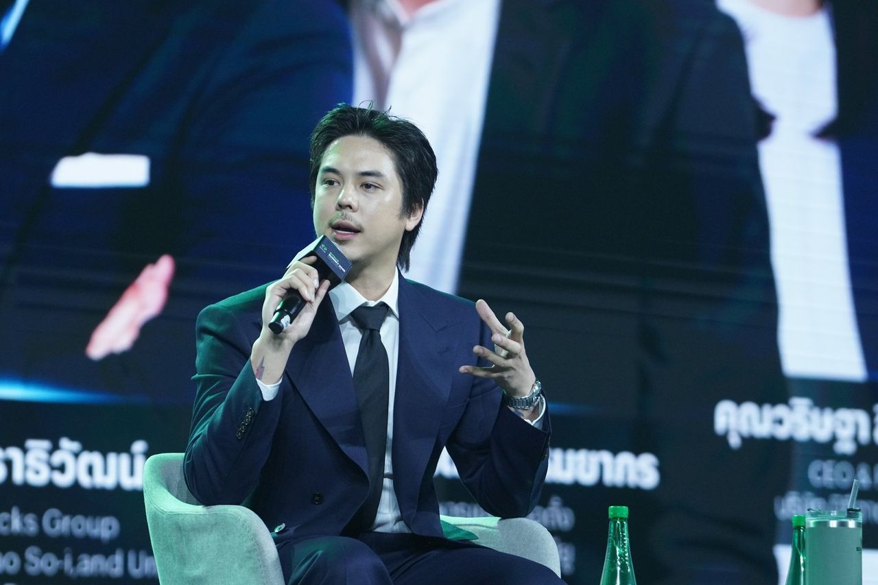 พีช-พชร จิราธิวัฒน์ ผู้ร่วมก่อตั้ง บริษัท ร็อคส์ กรุ๊ป โฮลดิ้งส์ จำกัด (เจ้าของสิทธิ์ Potato Corner Thailand, KHAO-SO-I และ UNO!) 