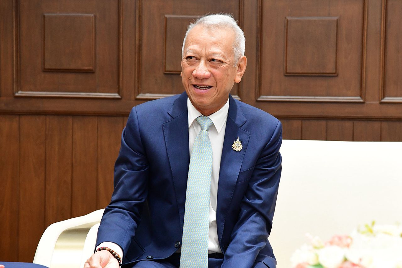 นายพิพัฒน์ รัชกิจประการ รองนายกรัฐมนตรี และรัฐมนตรีว่าการกระทรวงคมนาคม