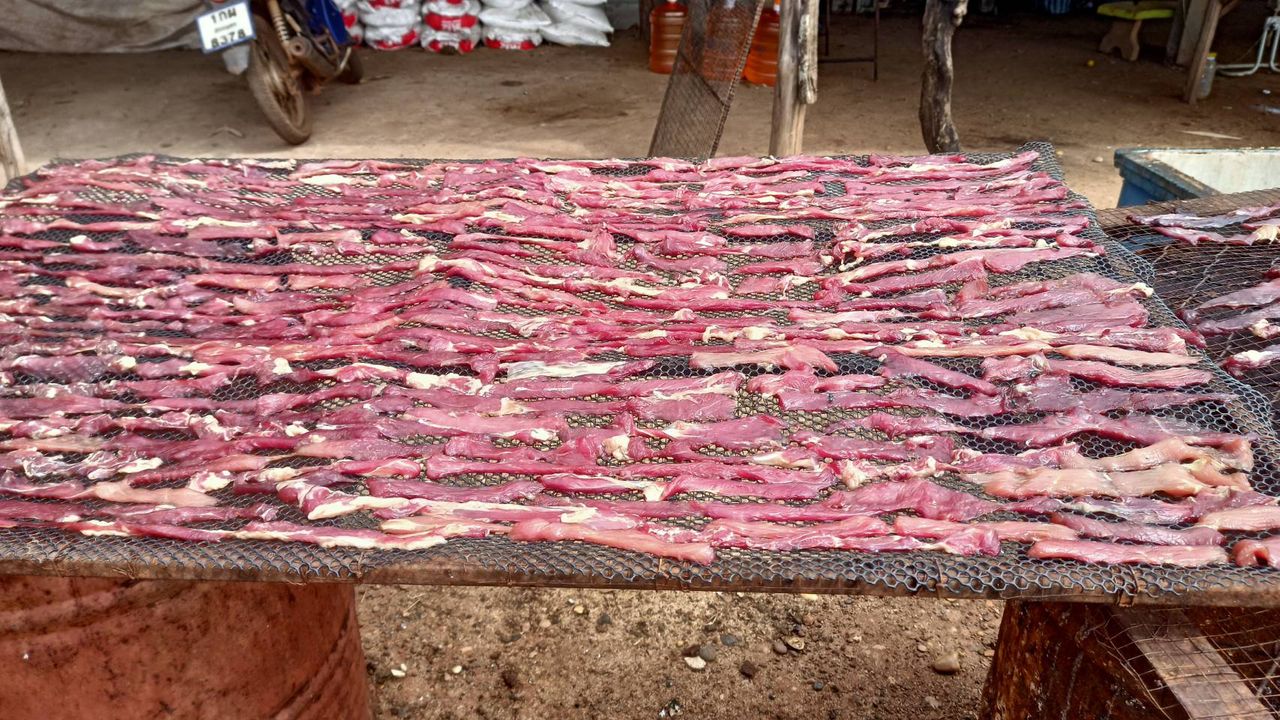 เนื้อแดดเดียว หนังเค็ม สูตรบ้านหนองสนม แม่ณี