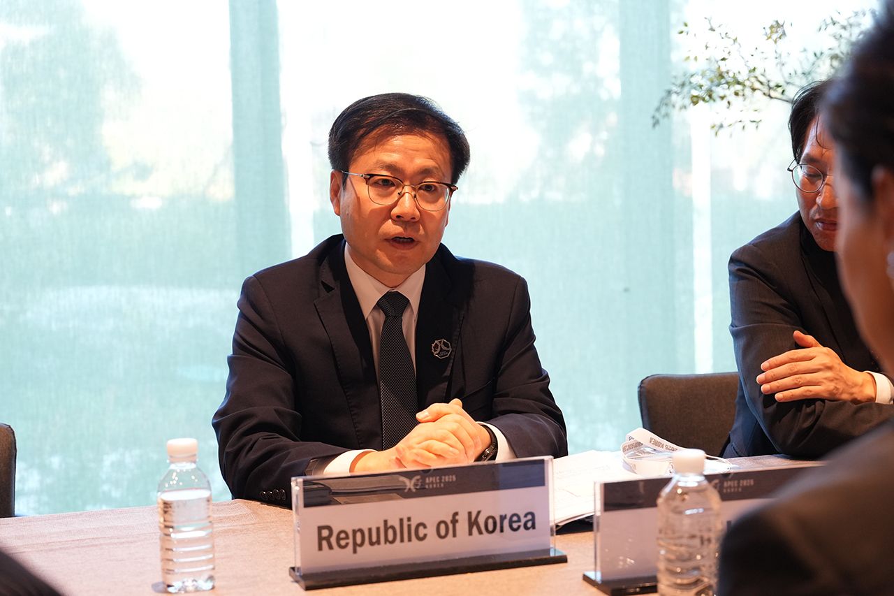 นายยอ ฮัน-กู รัฐมนตรีการค้า กระทรวงการค้า อุตสาหกรรมและทรัพยากรของเกาหลีใต้