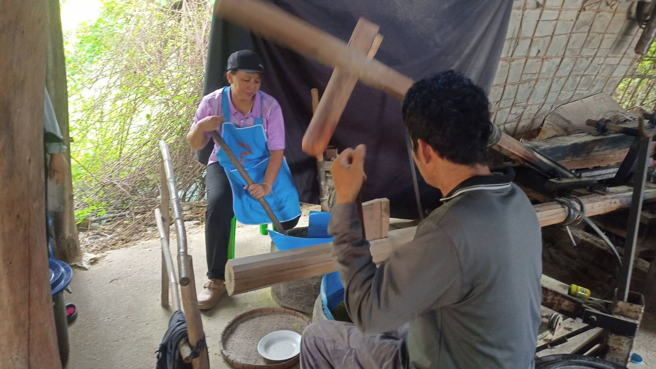 ขั้นตอนการตำข้าวเม่าสกลนคร