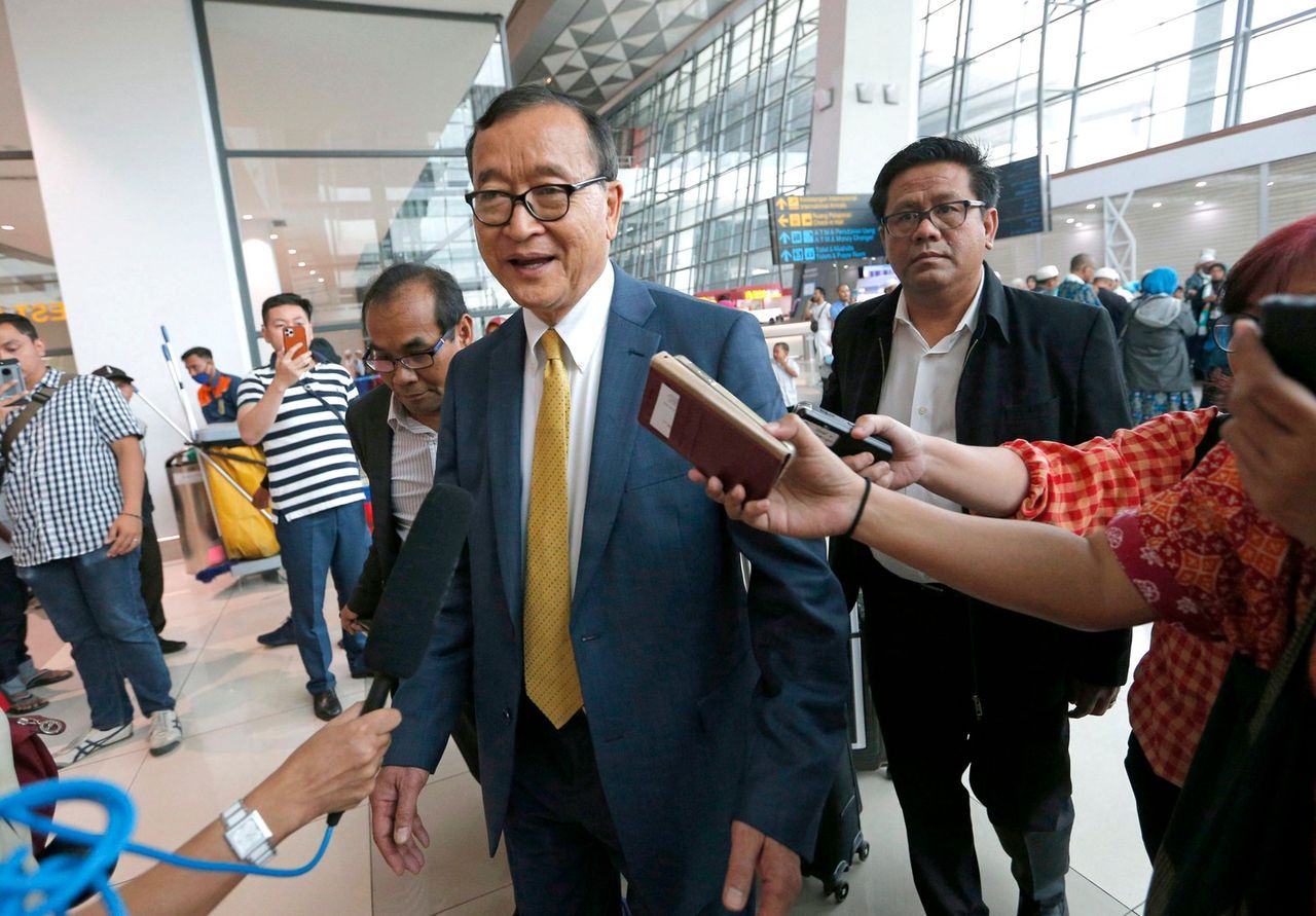 สม รังสี 