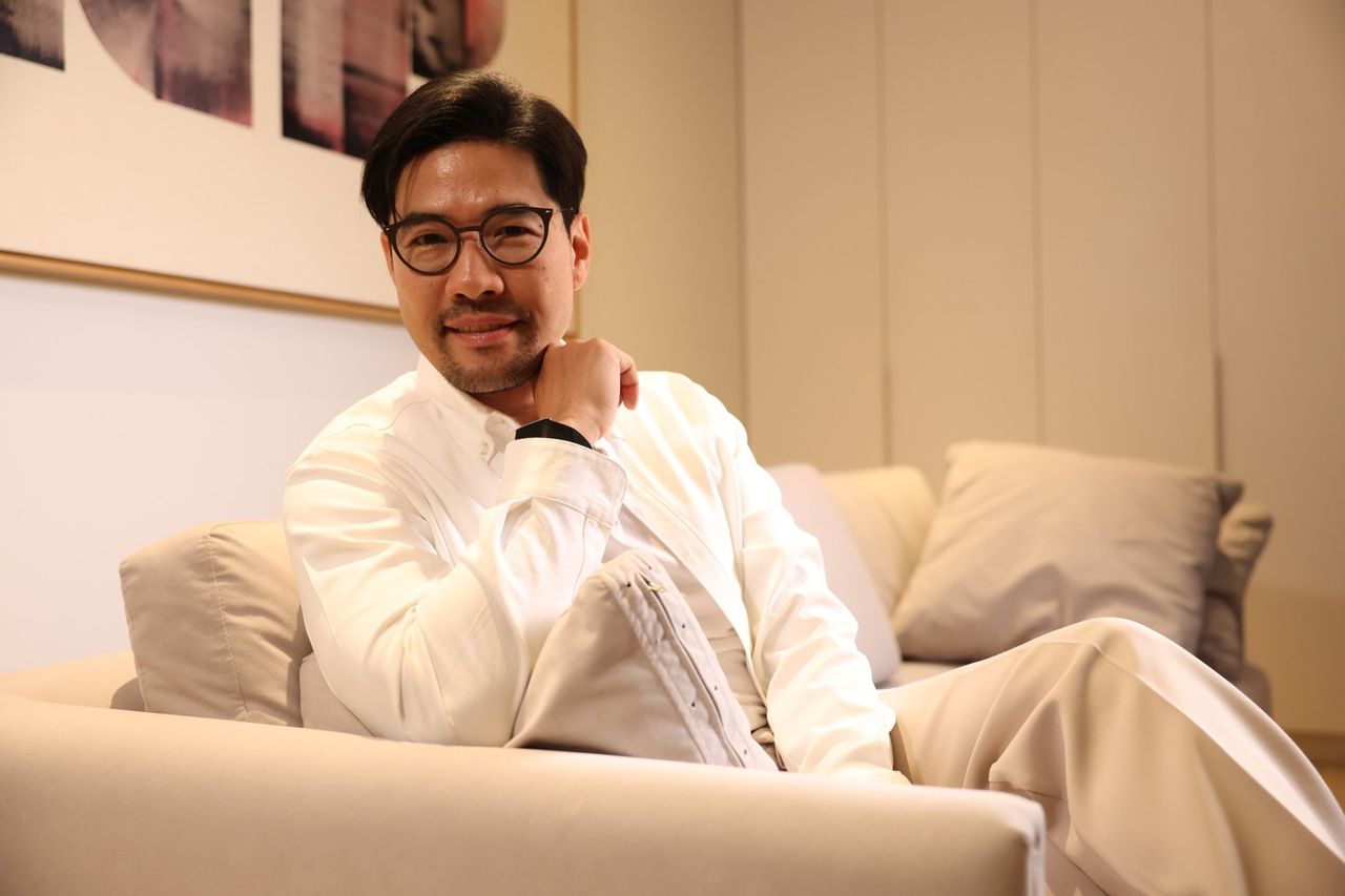 วู้ดดี้-วุฒิธร มิลินทจินดา ประธานเจ้าหน้าที่บริหาร บริษัท วู้ดดี้ เวิลด์ จำกัด และ Content Creator ผู้เปลี่ยนผ่านจากคนทำงานหนักที่เคยน็อกเอาต์ สู่การเป็นไอคอนของการมีสุขภาพที่ยั่งยืน