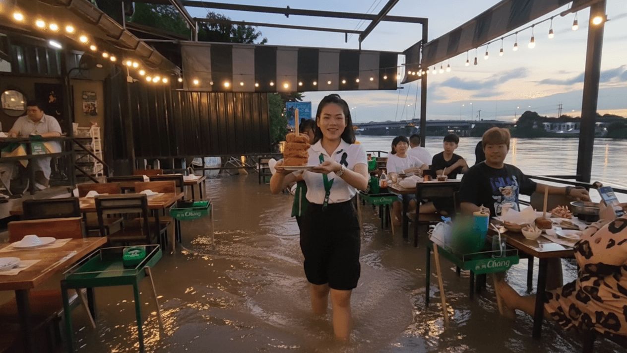 ทอดมันกุ้ง เมนูเด็ดของร้าน