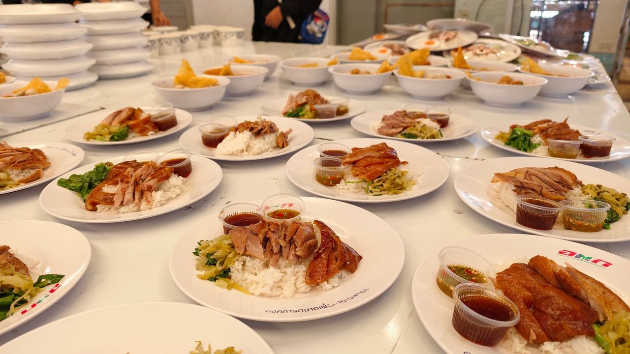 เมนูสำหรับการแข่งขันกินจุ ที่ตลาด อ.ต.ก.