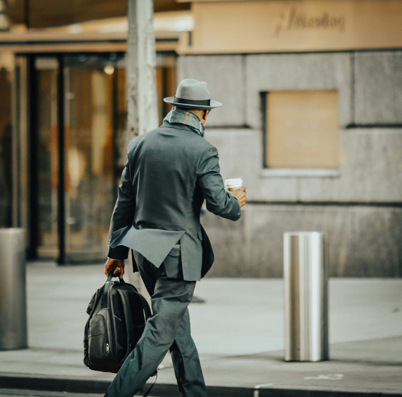 ใช้กาแฟเป็นข้ออ้างในการเดิน หรือขยับเคลื่อนไหวให้มากขึ้น