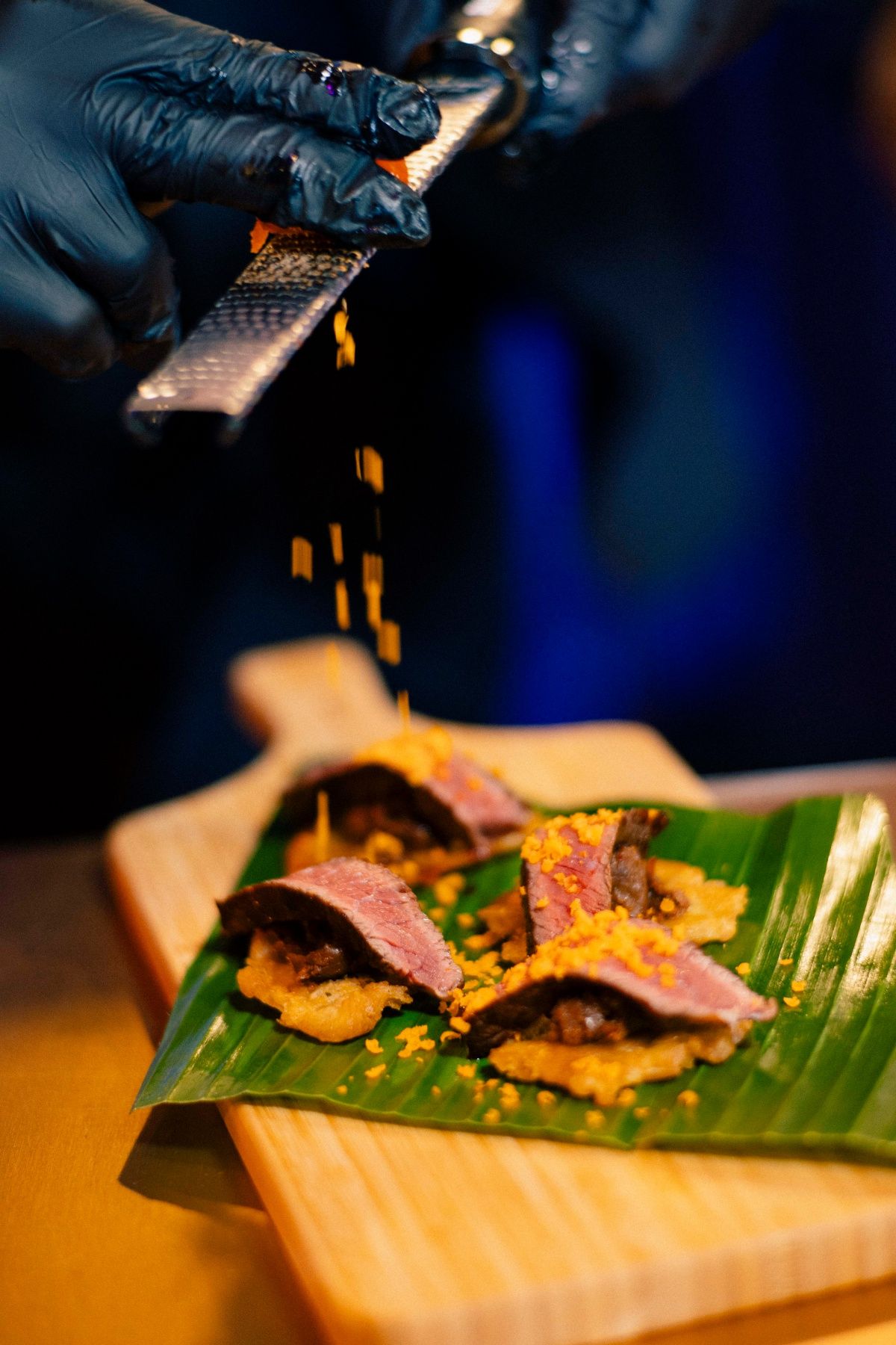 น้ำพริกเผากล้วยย่างรสถิ่น ท็อปด้วยไข่แดงเค็ม จากจังหวัดสุราษฎร์ธานี