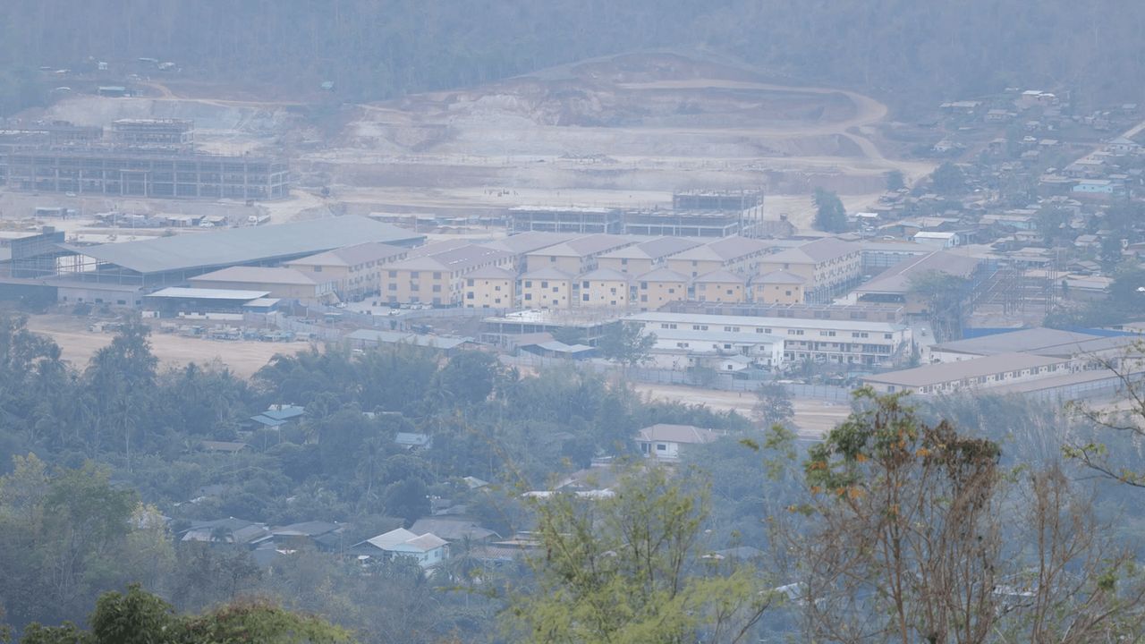 บริเวณตรงข้ามบ้านช่องแคบ อ.พบพระ จ.ตาก 