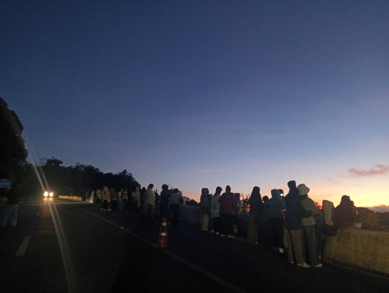 นักท่องเที่ยวแห่สัมผัสอากาศหนาว