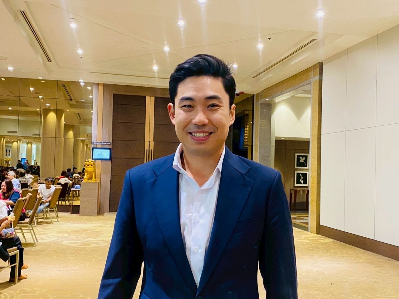 ร.ต.อ.พงศกร ขวัญเมือง โฆษกพรรคประชาธิปัตย์