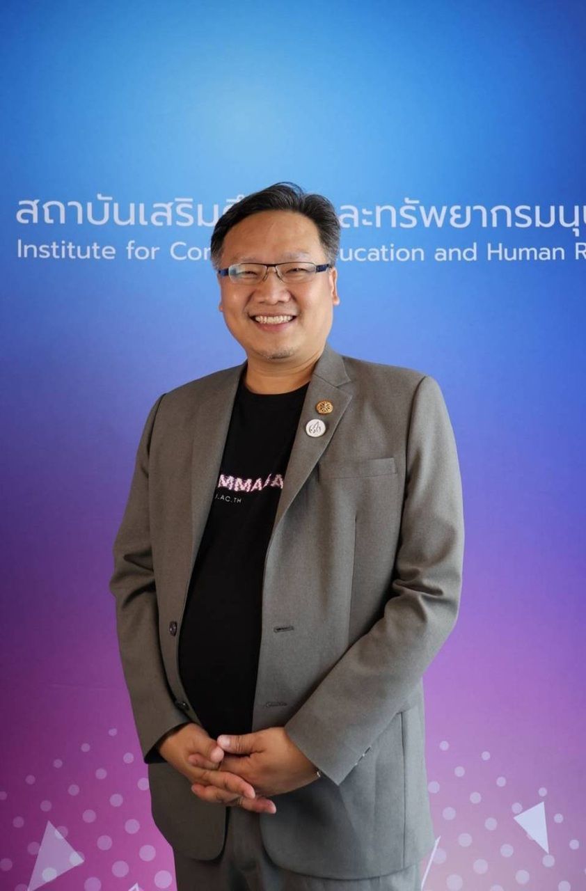 รศ. สุดแดน วิสุทธิลักษณ์