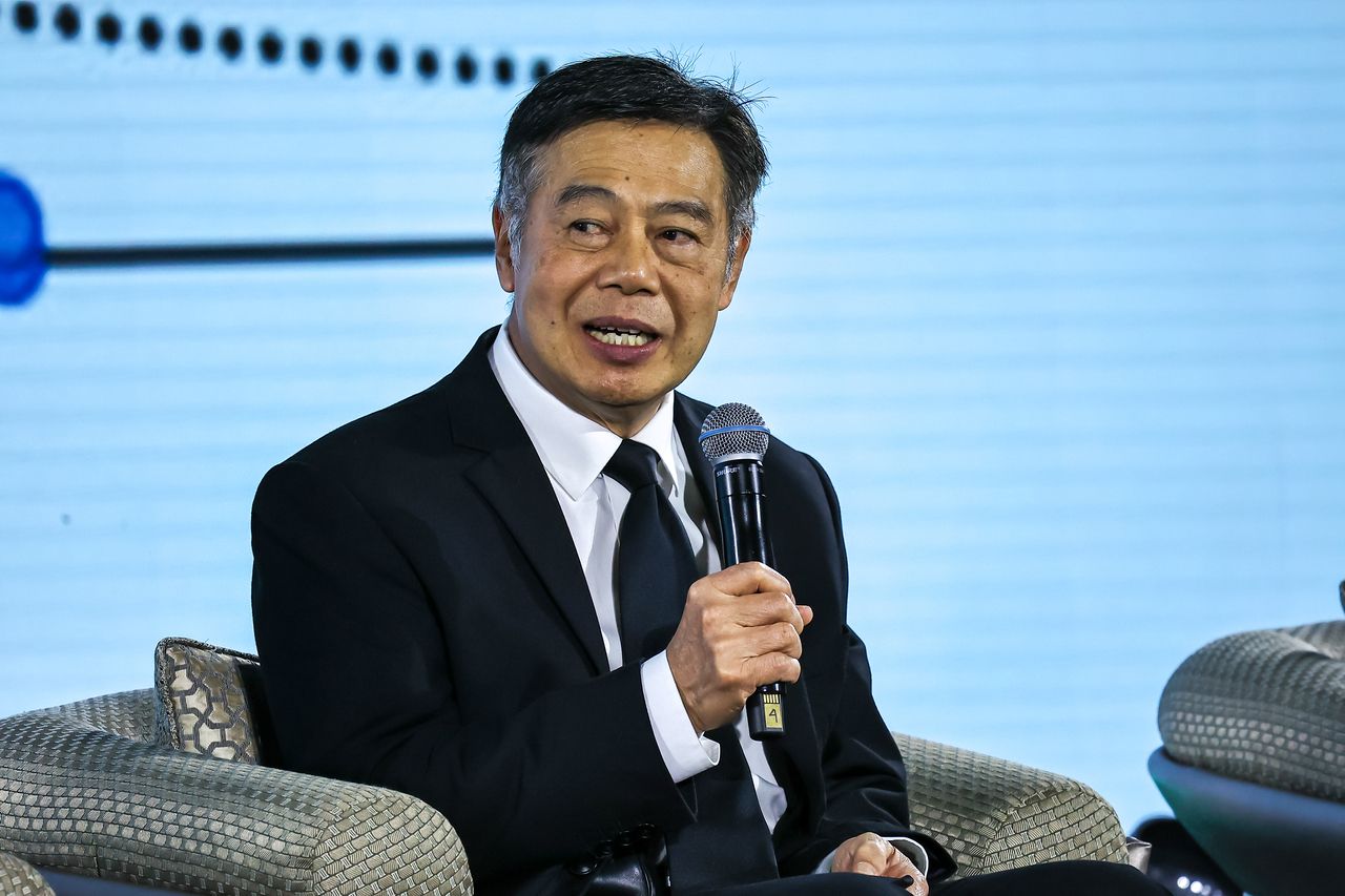 ดร.ศุภวุฒิ สายเชื้อ ประธานสภาพัฒนาการเศรษฐกิจและสังคมแห่งชาติ