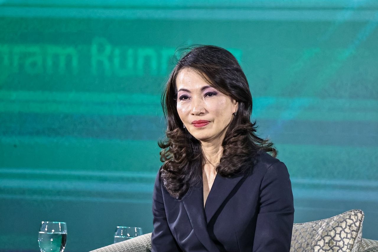 จรีพร จารุกรสกุล