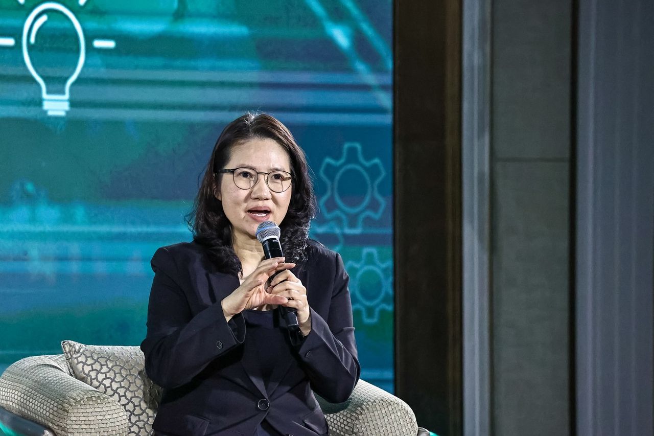 ศ.ดร.ธีรณี อจลากุล