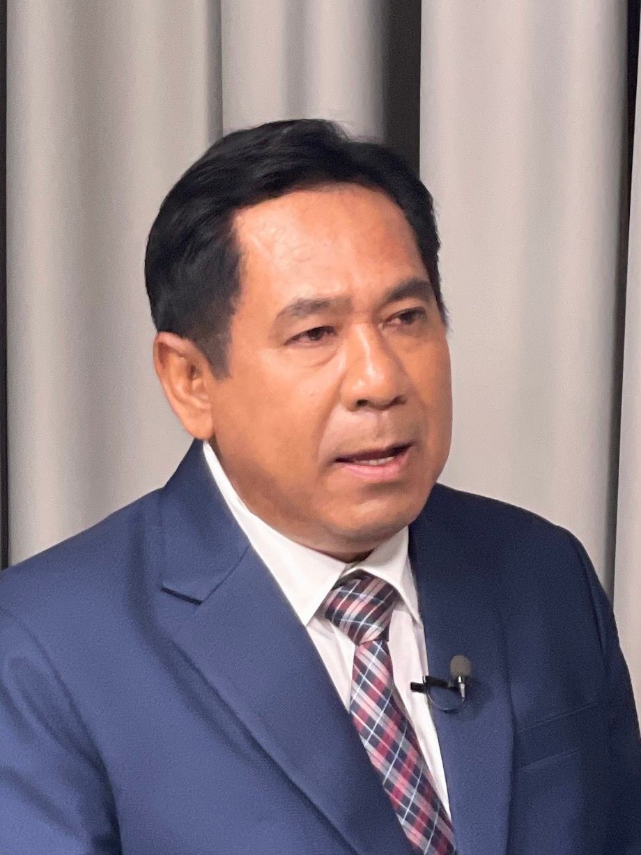 นายศักดา นพสิทธิ์ นักวิเคราะห์การเมือง 