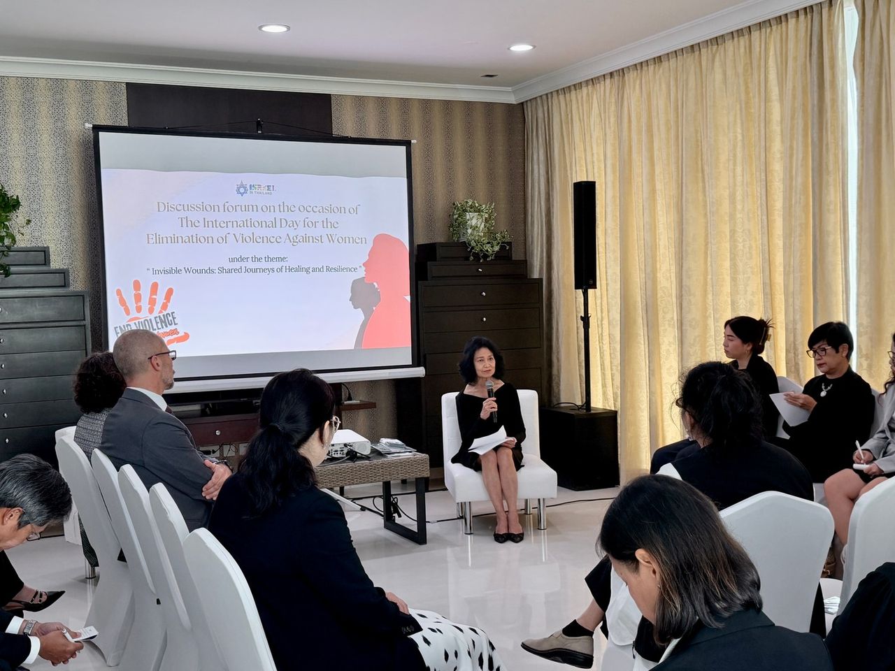 ดร. เมทินี พงษ์เวช เลขาธิการสมาคมส่งเสริมสถานภาพสตรีฯ