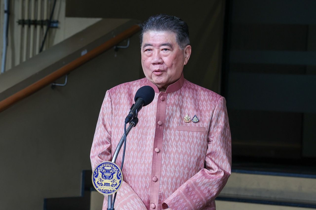 นายภูมิธรรม เวชยชัย อดีตรองนายกฯ และ รมว.มหาดไทย (แฟ้มภาพ)