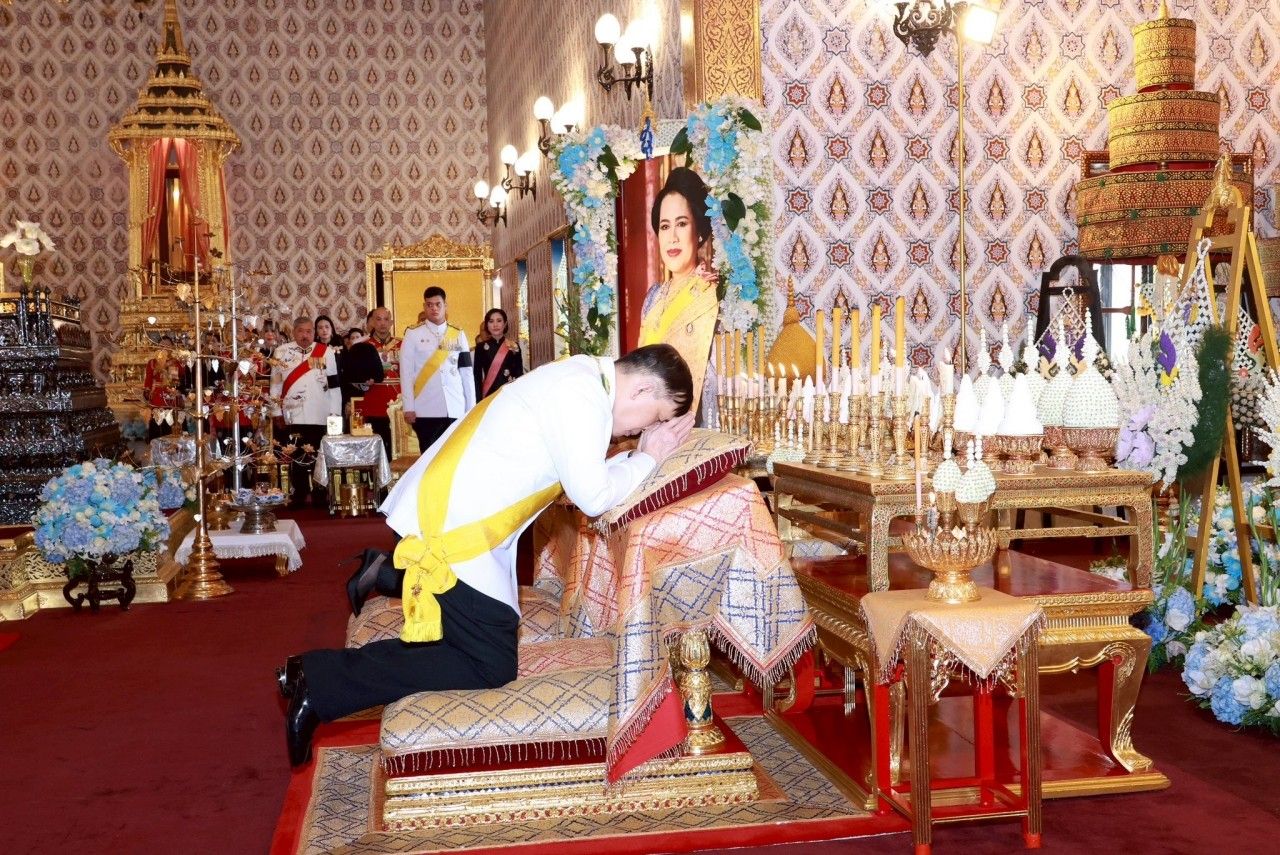 ในหลวง-พระราชินี พระบรมวงศานุวงศ์ ทรงบำเพ็ญพระราชกุศลปัณรสมวาร ถวายพระบรมศพ