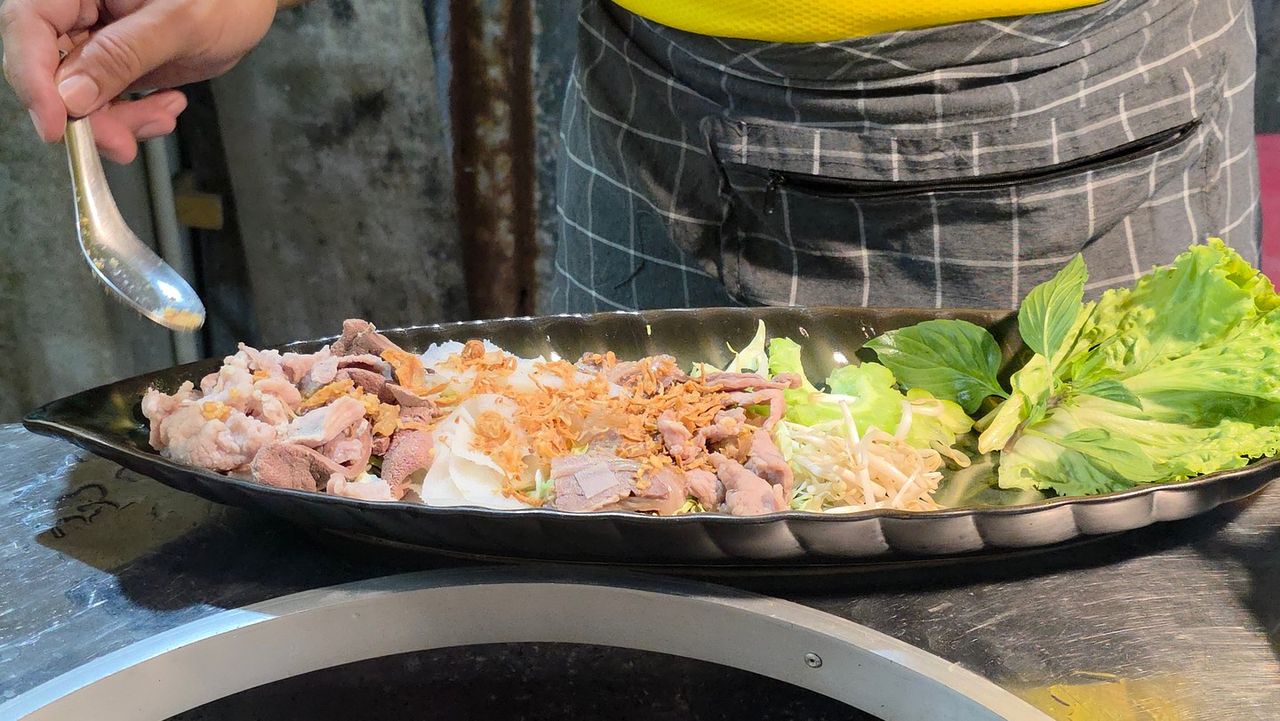 เมนูเนื้อลวกจิ้มหนึ่งในทีเด็ดของร้าน