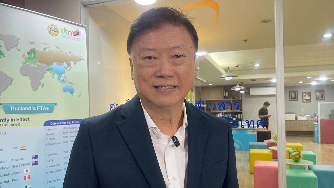 นายธนากร เกษตรสุวรรณ ประธานสภาผู้ส่งสินค้าทางเรือแห่งประเทศไทย (สรท.)