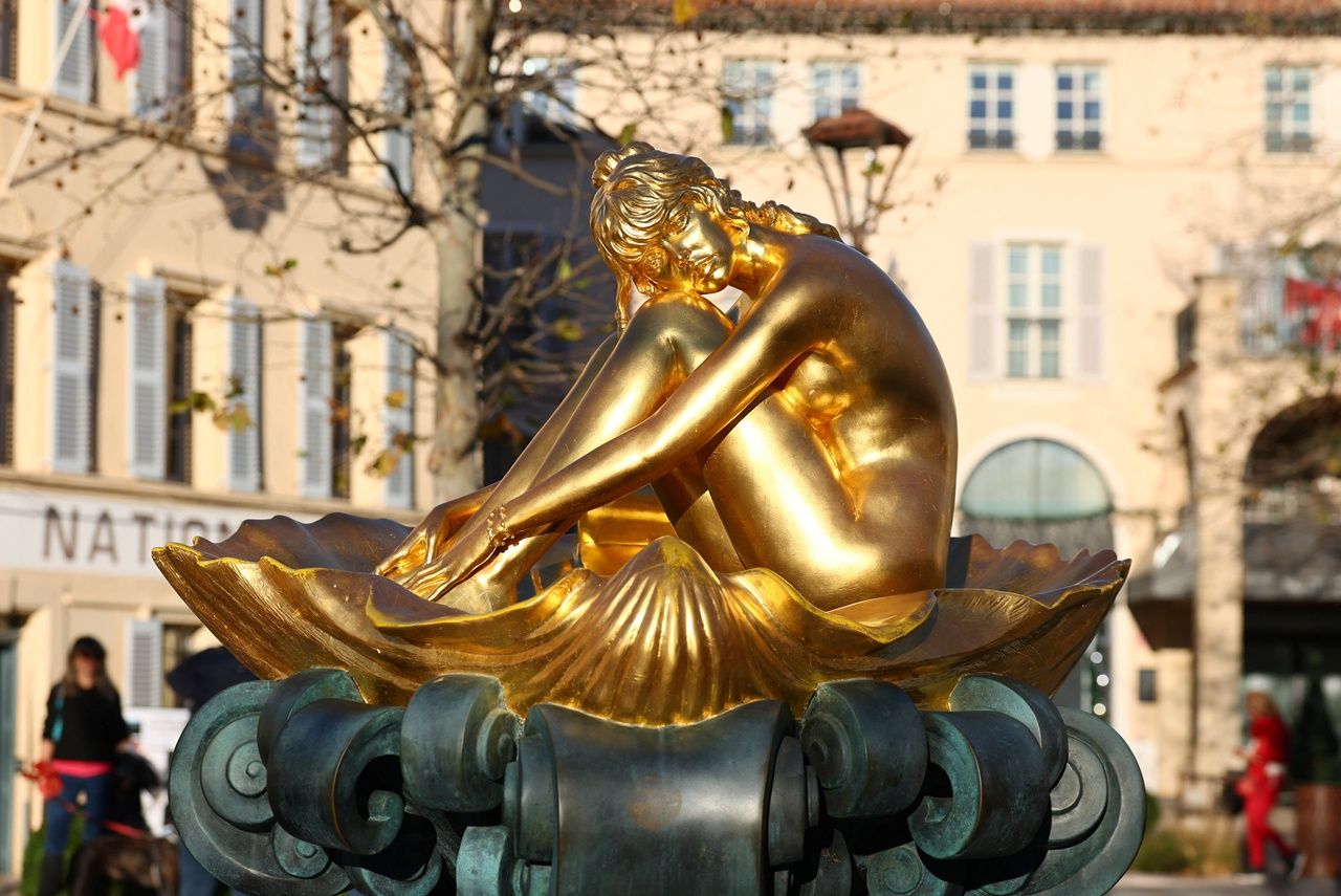 บาร์โดถูกโปรโมตอย่างหนักในฐานะสัญลักษณ์ทางเพศ