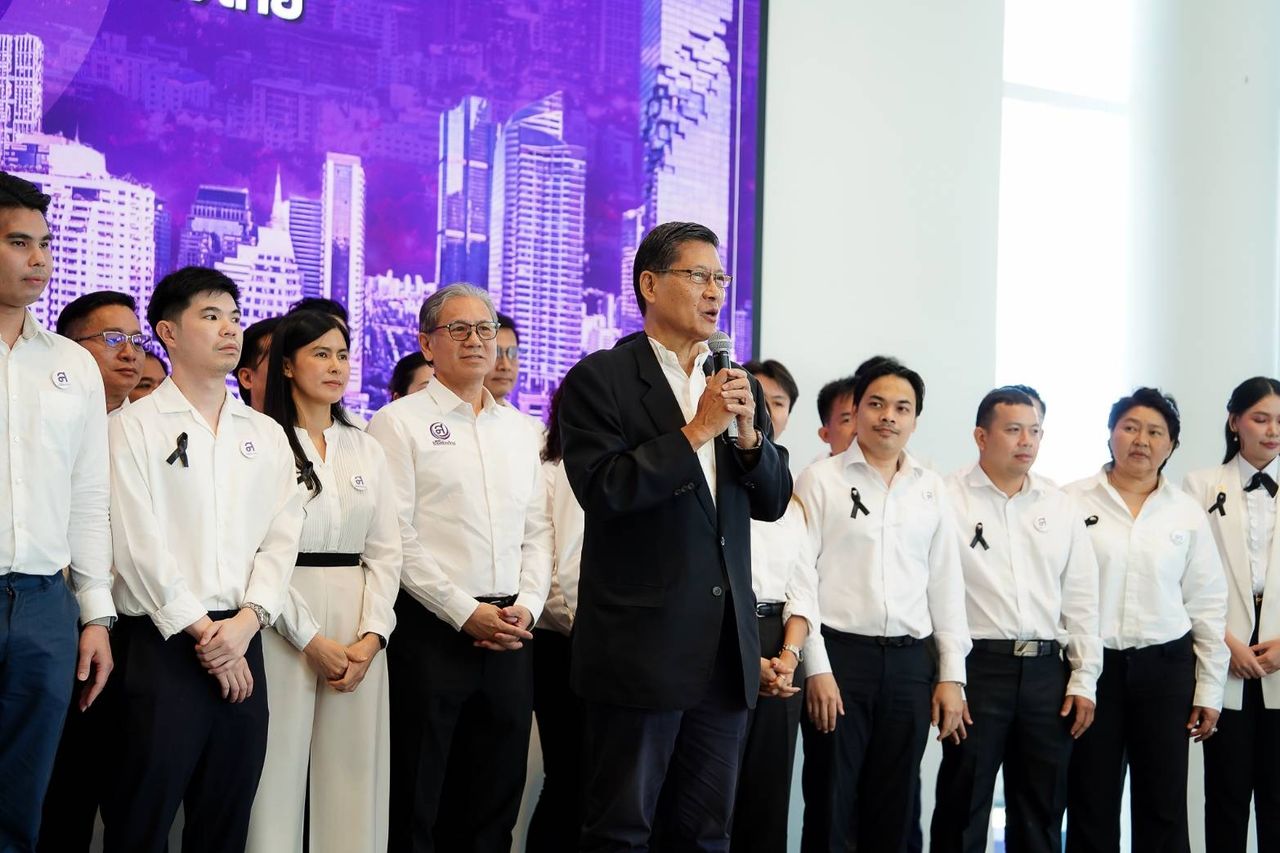 พล.ท.ภราดร พัฒนถาบุตร อดีตเลขา สมช.แคนดิเดตนายกฯ 