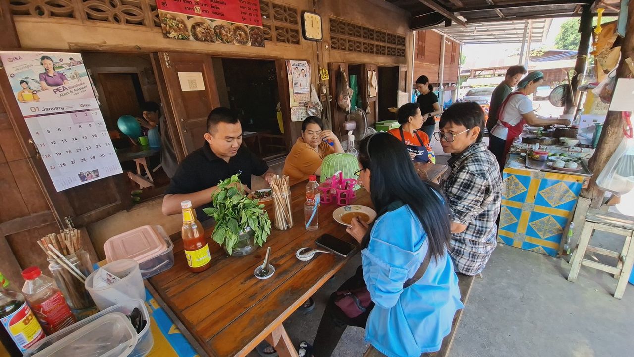 จุดเด่นราคาไม่แพง เข้าถึงง่าย คนก็เลยเยอะตาม