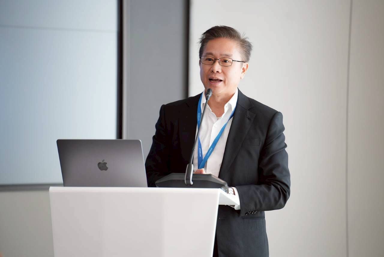 สิทธิพงษ์​ กิตติประภาพงศ์​ ผู้จัดการทั่วไป ด้าน Global Merchant Partnership ประจำประเทศไทย บริษัท แอนท์กรุ๊ป จำกัด