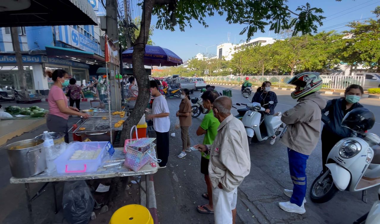 ลูกค้าต่อคิวแน่น