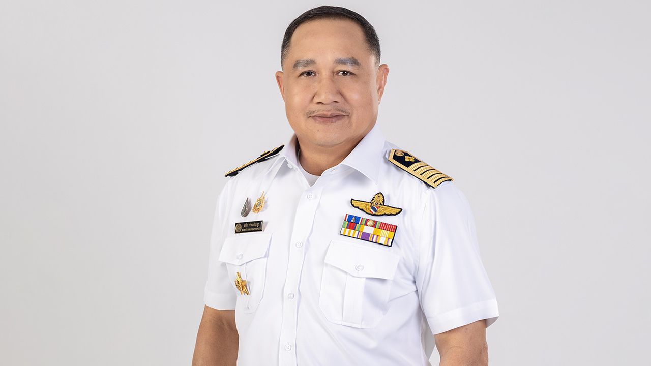 พลอากาศเอก มนัท ชวนะประยูร ผู้อำนวยการสำนักงานการบินพลเรือนแห่งประเทศไทย (CAAT) หรือ กพท.