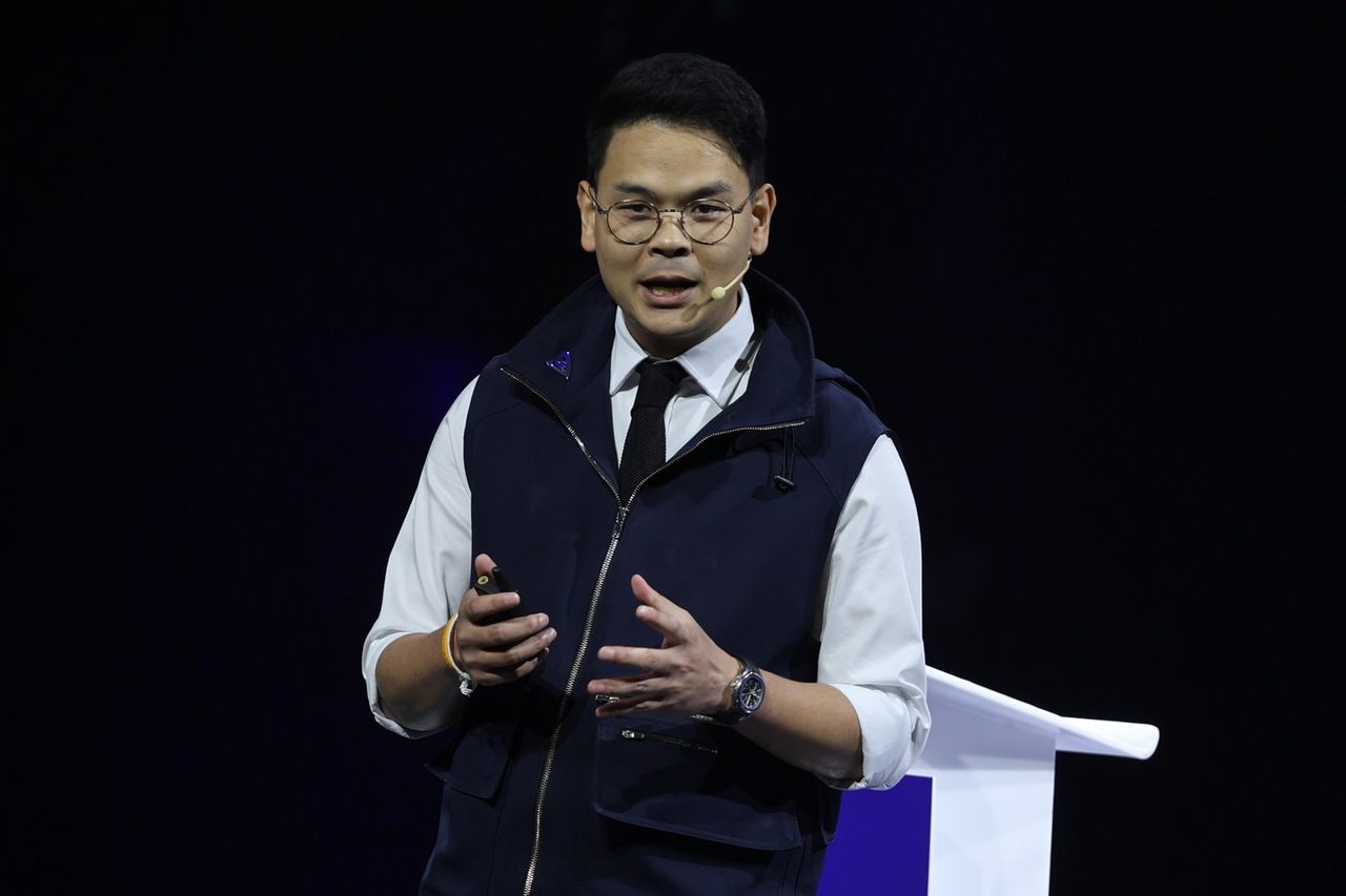 ไชยชนก ชิดชอบ 