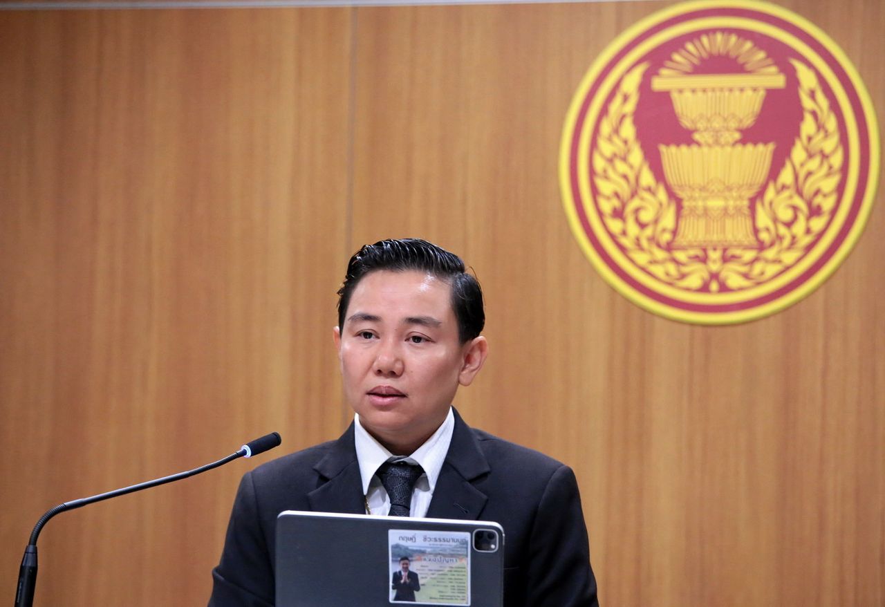 กฤษฎิ์ ชีวะธรรมมานนท์ อดีตพรรคประชาชน 