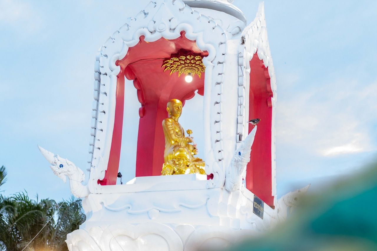 พระอุปคุต ริมทะเลประจวบฯ