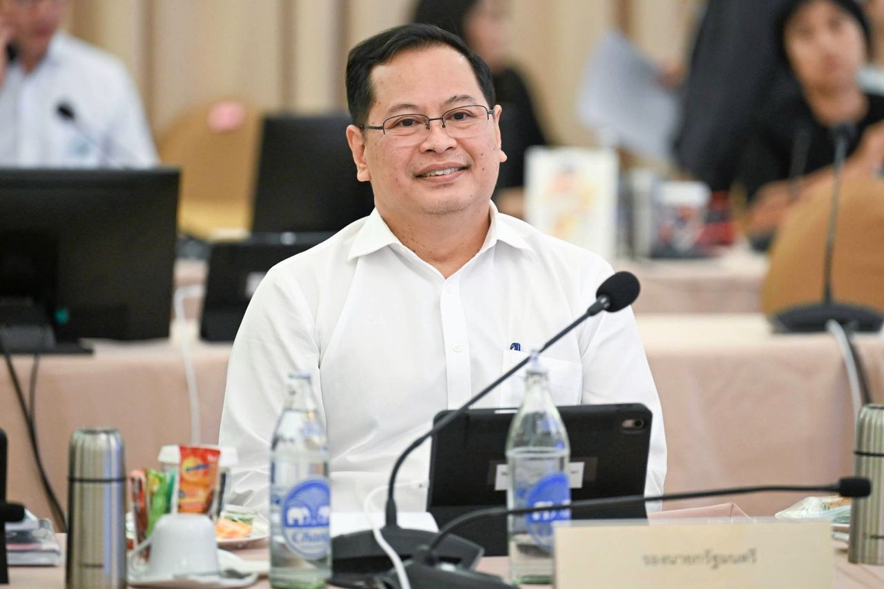 ปกรณ์ นิลประพันธ์ รองนายกรัฐมนตรี 