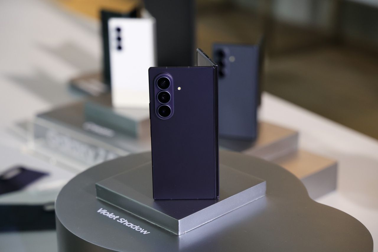 Galaxy Z Fold 8 Ultra สีม่วง Violet Shadow สีหลักของซัมซุง