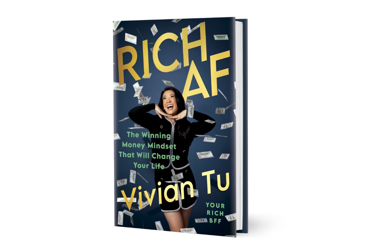 หนังสือเล่มแรกของ Vivian Tu ชื่อ Rich AF (ภาพจาก Your Rich BFF)