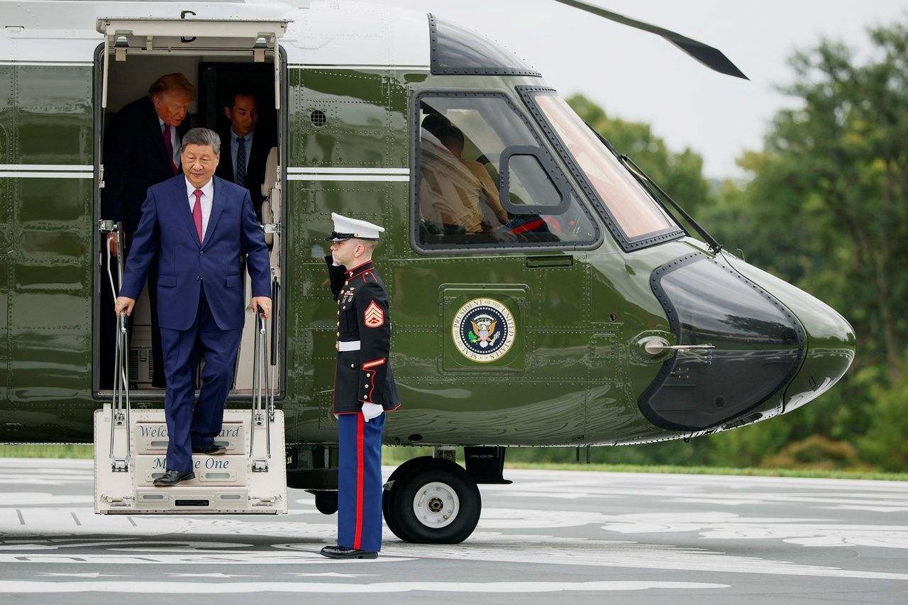 ทรัมป์พา สี จิ้นผิง ขึ้นไปบน Marine One เฮลิคอปเตอร์ประจำตำแหน่ง เมื่อ 24 ก.ย. 2569