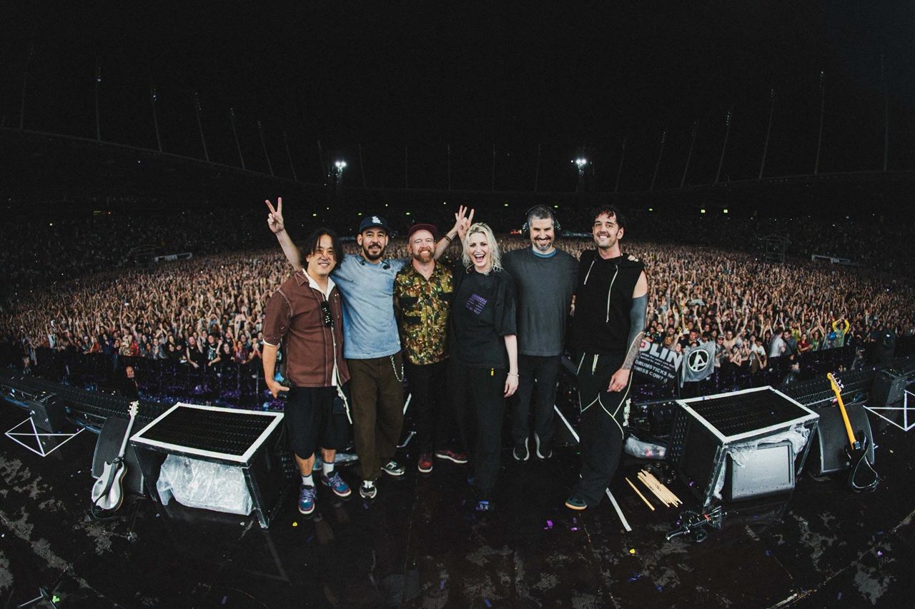 ภาพจากเพจ Linkin Park